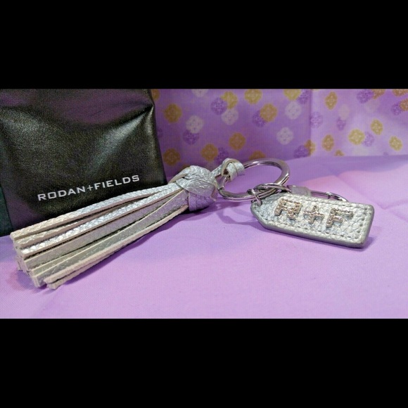 Rodan + Fields | Keychain Silver with Rhinestones - Picture 2 of 4